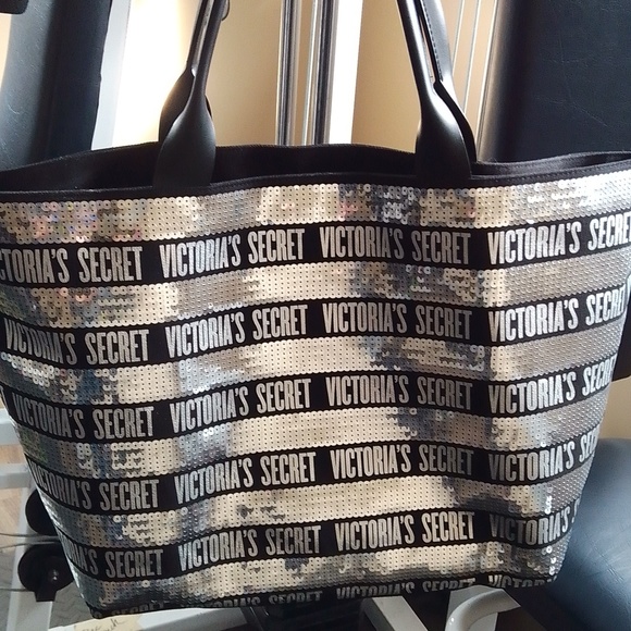 Victoria's Secret Swimsuit - Picture 10 of 13